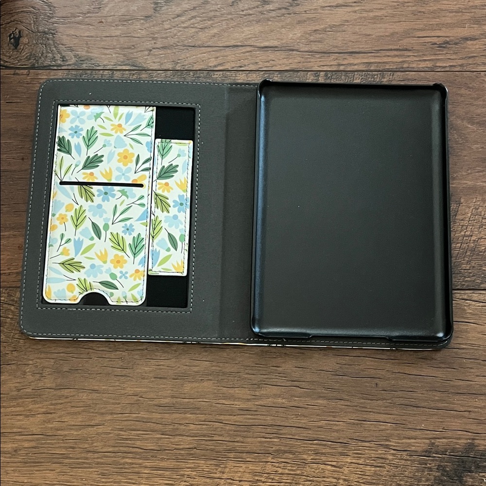 Floral Patterned Kindle Case - Picture 2 of 6